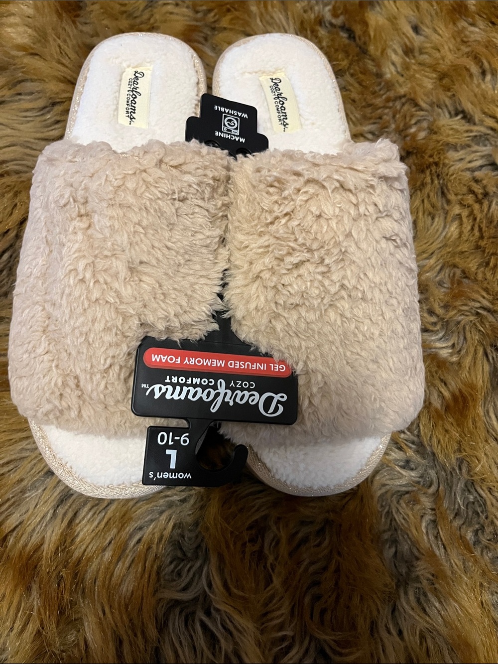 dearfoams Women's Faux-Sherpa Slide Slippers in Light Beige - Picture 1 of 7